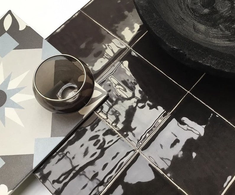 Atelier Retro Noir 10×10 Fliese