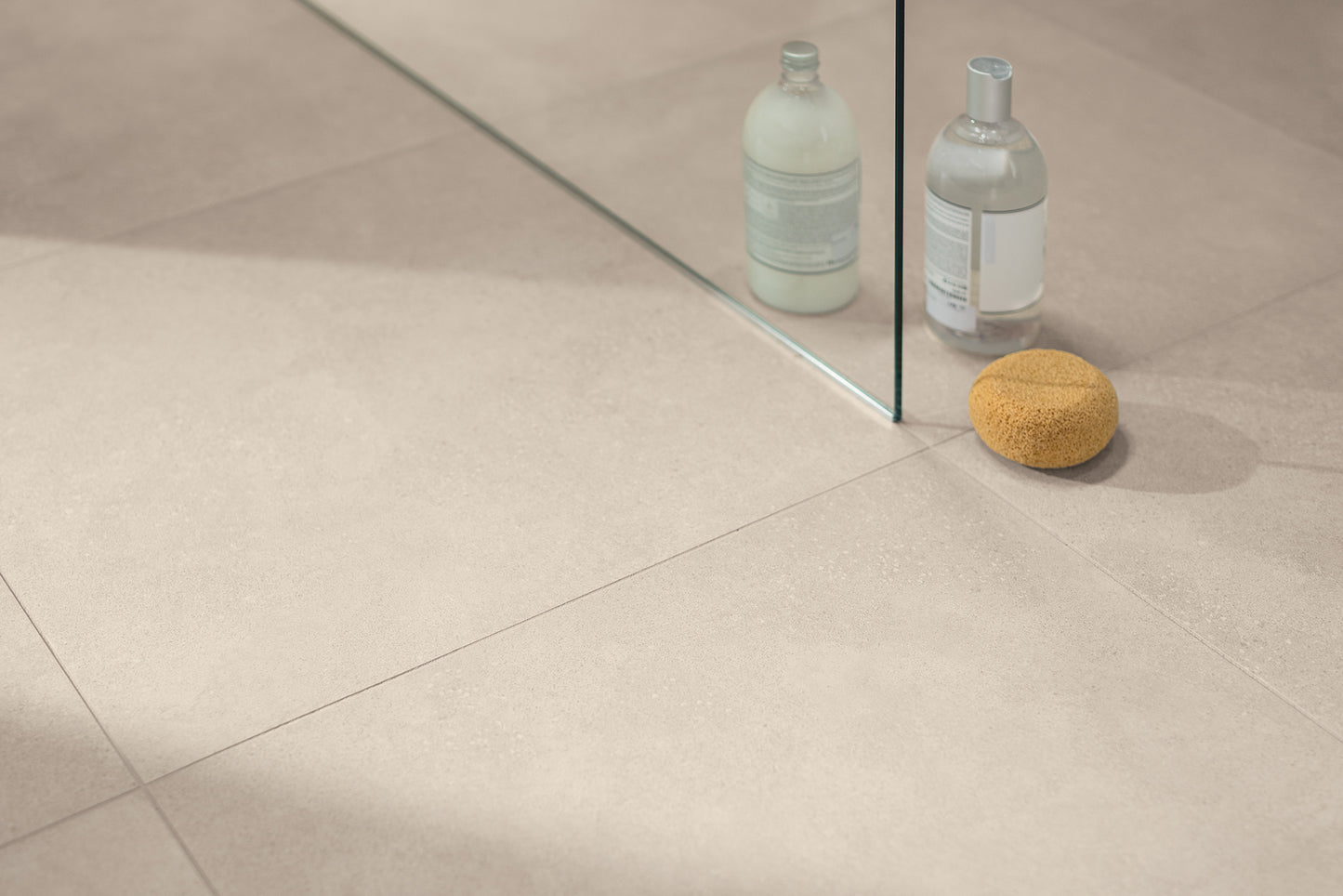 Fliese Massivdekor weiß 60x60 DAK63485