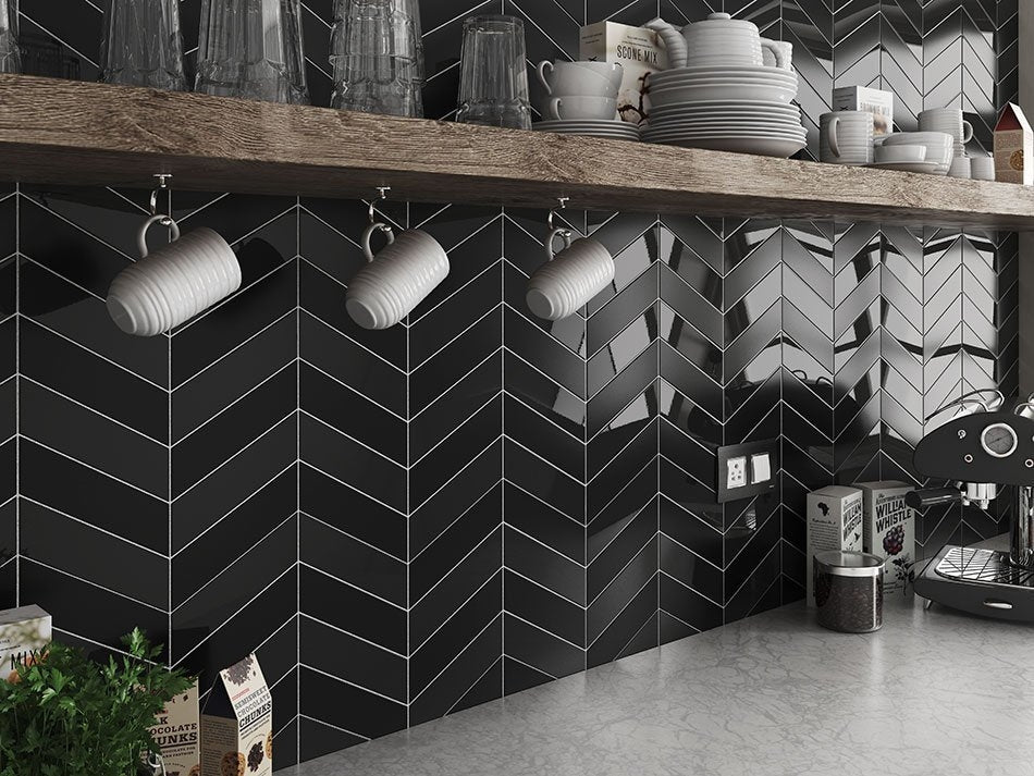 Fliese Chevron Wall Schwarz Links 5,2x18,6